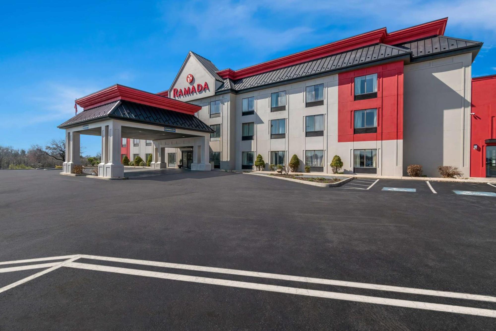 Hotel Ramada By Wyndham Harrisburg/hershey Area 3*