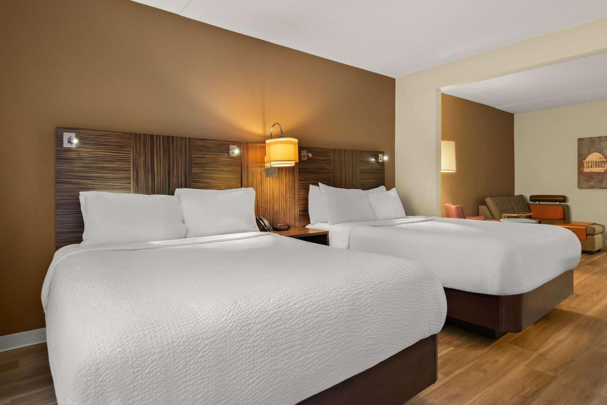 Hotel Ramada By Wyndham Harrisburg/hershey Area