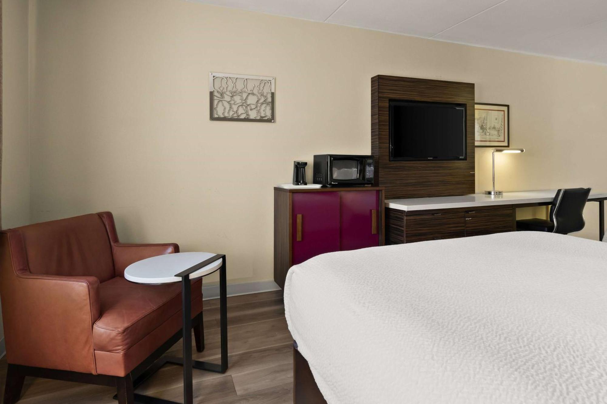Ramada By Wyndham Harrisburg/hershey Area